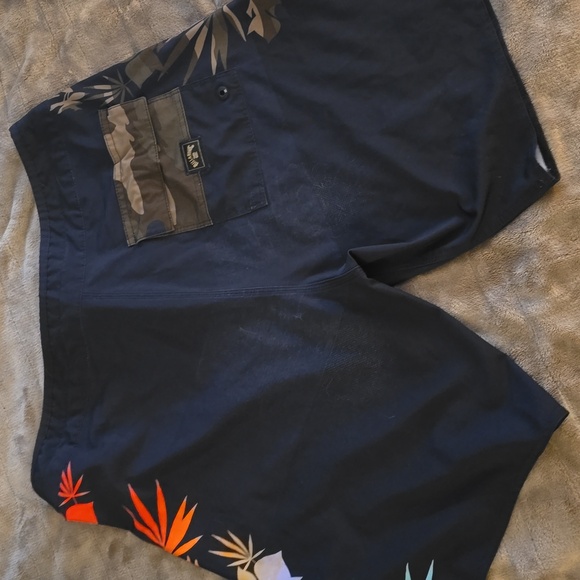 Billabong swim trunks - Picture 4 of 5